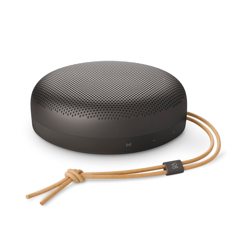 Bluetooth reproduktor Bang & Olufsen Beosound A1 3. generácie – Warm Granite – Prenosný vodotesný bezdrôtový reproduktor