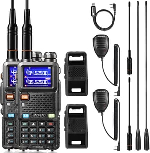 Stație radio dual-band BaoFeng UV-5RM Plus 10W, receptor FM Air, set 2 bucăți, 2500mAh, USB-C, CHIRP, cablu de programare și husă moale