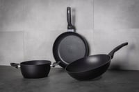 Barazzoni Wok 28 cm hosszú nyéllel, Dolomitica, extra fekete, 3,5 literes 3