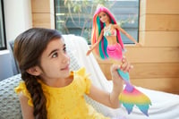 Barbie Dreamtopia Sirena s dugom koja mijenja boju - Igračka s aktivacijom na vodu za djevojčice od 3 do 8 godina, GTF89 2