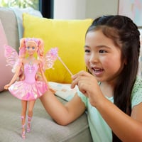 Bábika Barbie Fantasy víla s meniacimi sa krídlami a outfitom, čarovným prútikom a módnymi doplnkami, JCP76 2