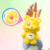 Basic Fun Care Bears Caring Cuties 15 cm plyšová figúrka s klipom – zberateľská plyšová hračka s prekvapením, trblietavými očami, stuhou a kovovou sponou 5