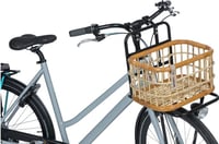 Zadný cyklokošík Basil Green Life Rattan, veľkosť M – 18 l, hnedý, ručne vyrobený, ekologický ratan, odolný voči poveternostným vplyvom 2