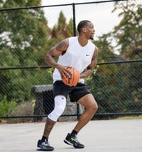 Bauerfeind Sports kompresná kolenná ortéza NBA, čierna, veľkosť XL, unisex, na loptové športy, s logom NBA 5