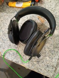 Drôtové herné slúchadlá Razer BlackShark V2 X – Triforce 50mm, 7.1 — zapáchajúce vnútro, odlepený náušník (stav: pozri 2. obrázok) 2