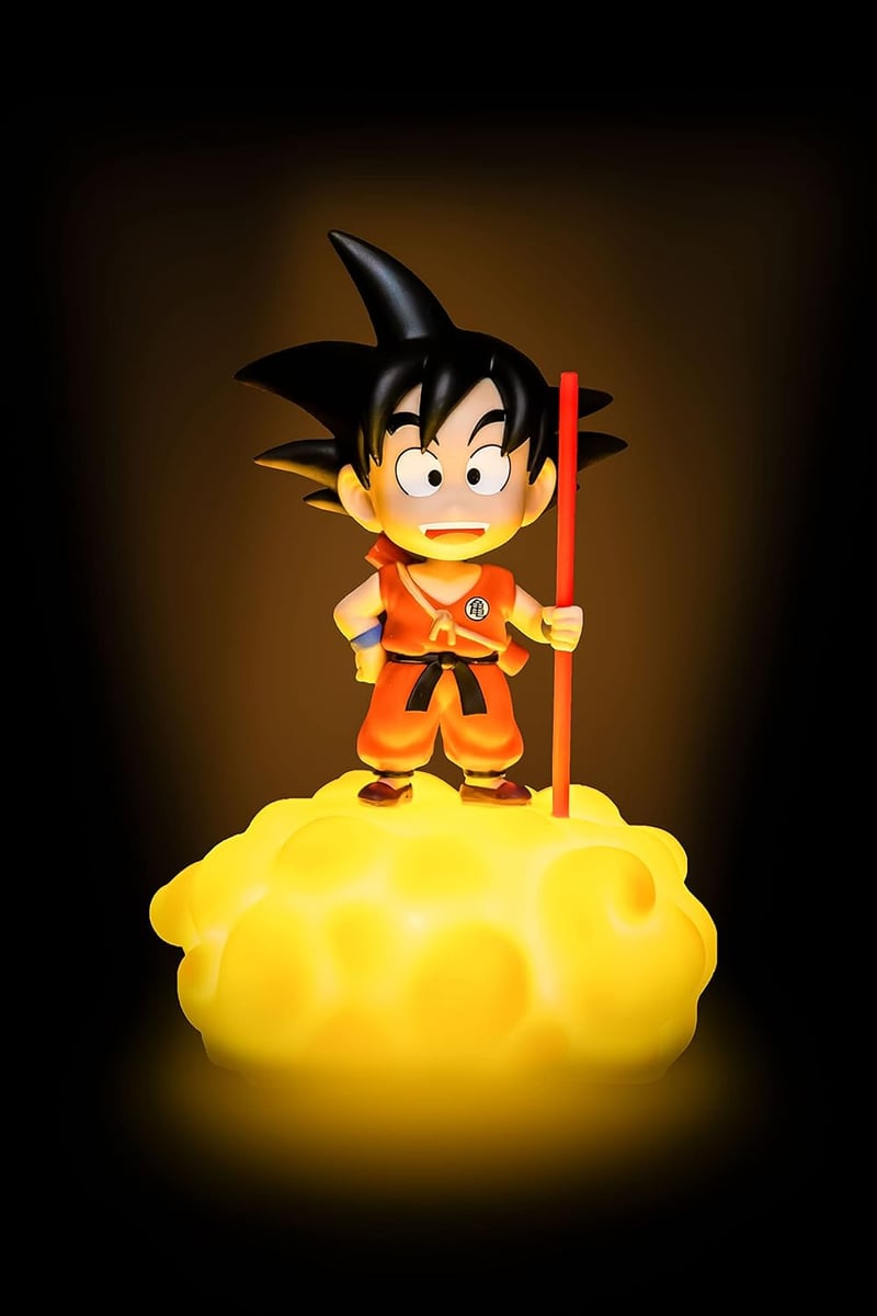 Dragon Ball Z Goku Felhőn Ülő Világító Figura