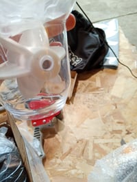 Wapasezyar trojprihradkový dávkovač obilnín so stojanom, 3x2L, plast — na jednom kuse je zlomený otočný mechanizmus (stav: pozri 2. obrázok) 2