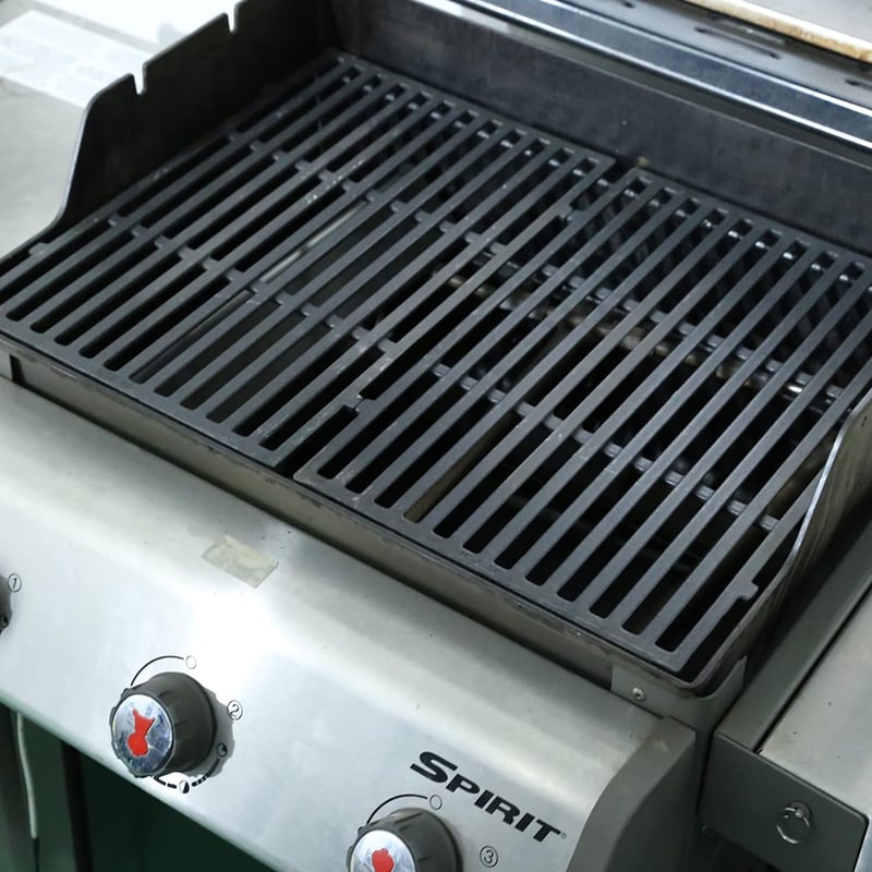 MGiessca Öntöttvas Grillrács Weber Spirit 300 Sorozathoz - 44,5 x 30 cm - E310 E320 E330 SP310 Genesis Silver B/C Modellekhez - 2 Részes Tap