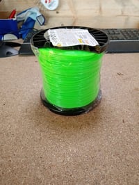 Fir de tăiere universal din nailon Zeqeey pentru motocoasă, 2 mm x 150 m, verde — plastic negru rupt (stare: vezi a 2-a imagine) 3