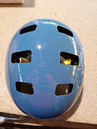 Detská cyklistická prilba uvex Kid 3 – vzor Stone Blue pow, 51 – 55 cm — Na vrchnej časti sú mikro škrabance (stav: pozri 2. obrázok) 2