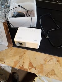 AKIYO O1 Hordozható Mini Projektor, 720P Natív és 1080P Támogatás, 120 colos Vetítés, HDMI — távirányító nélkül (állapot: lásd a 2. képet) 3