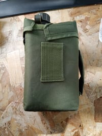 Mil-Tec Patrol Canteen 2 literes katonai kulacs tokkal és hevederrel, olívzöld - használt, enyhén foszló (állapot: lásd a 2. képet) 5