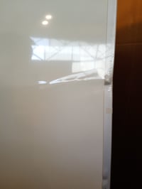 AmazonBasics magnetska bijela ploča s aluminijskim okvirom 120x90 cm - s držačem za markere — ploča je udubljena i zgužvana (stanje: vidi 2. sliku) 3