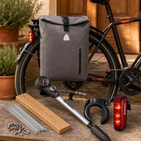 Városi bringamentő: 36 db küllő + rugóstagpumpa + féklámpa + vízálló táska + visszahúzható zár 1
