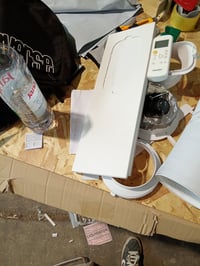 Mobilná klimatizácia Comfee MPPH-09CRN7 9000 BTU 2,6 kW 3 v 1 — 2 vodiace lamely sú vypadnuté zo svojho miesta (stav: pozri 2. obrázok) 11