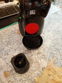 De'Longhi Nescafé Dolce Gusto Piccolo XS EDG210.B aparat za kavu na kapsule, crni, tlak 15 bara, kompaktan dizajn, 1500W 2