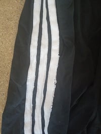 adidas Essentials 3-Stripes pamučne kratke hlače za žene, crno-bijele, veličina L – vidljivo habanje duž pruga (stanje: vidi 2. sliku) 4