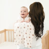 Scutece din Muselină Bearmoss pentru Bebeluși 100% Bumbac, Scutece Pufoase pentru Regurgitare, Respirabile și Super Absorbante, 3 buc, 60x60 cm, Soare Maro 4