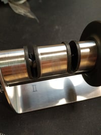 Ascuțitor de cuțite ZWILLING TwinSharp Select cu 2 etape de ascuțire (grosieră și fină), discuri din oțel inoxidabil și ceramică, antiderapant, pentru cuțite cu lamă netedă, argintiu 3