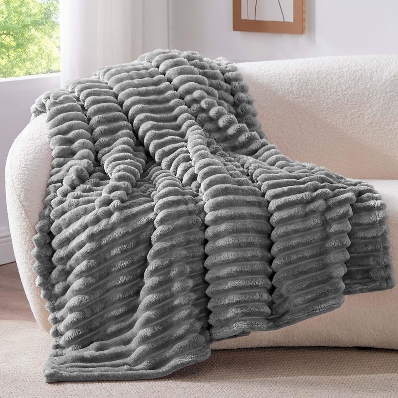 BEDELITE Puha Flanel Takaró 125x150cm Szürke Csíkos Kanapé Pléd - 125 x 150 cm, Gray