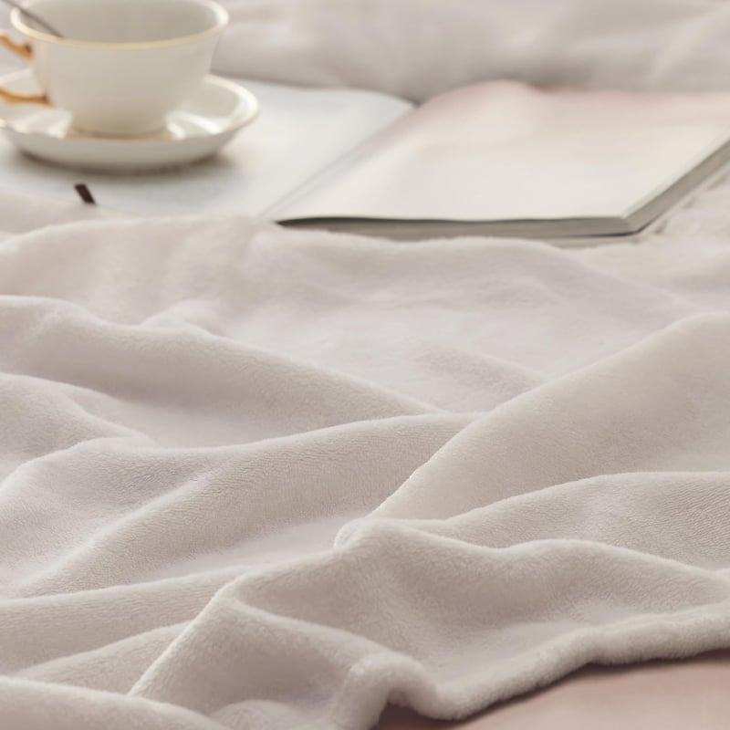 BEDSURE Bézs puha plüss polár takaró 130 x 150 cm, meleg kanapéra és gyerekeknek, nappali takaró