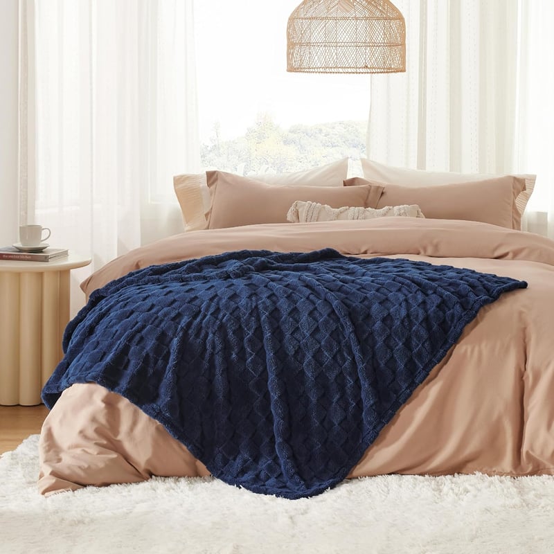 Bedsure Kockás Polár Takaró Kanapéra és Ágyra - Puha Meleg Mikroszálas Pléd, Tengerészkék, 150x200 cm