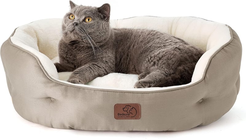 Bedsure Mosható Macska Ágy - 63x53x20 cm Kétoldalú Párnával, Csúszásgátlós Kisállat Fekhely Macskáknak és Kistestű Kutyáknak, Teveszín