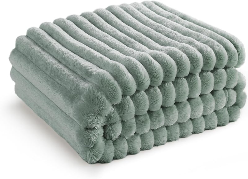 BEDSURE Puha Bolyhos Takaró - Zöld Polár Pléd Kanapéra, Meleg Vastag Kord Ágytakaró Nappali Dekorációhoz, Modern Stílusú Puha Takaró, 150 x  - 150 x 200 cm, 09-green