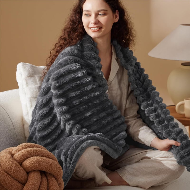 BEDSURE Puha Flanel Takaró 150x200cm Sötétszürke Kanapé és Ágy Pléd