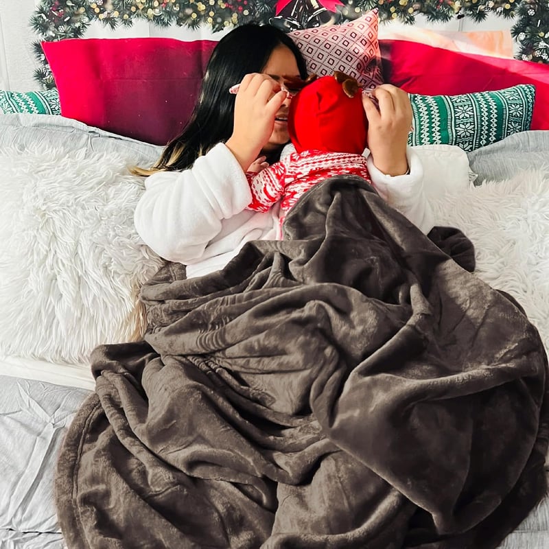 BEDSURE Puha Fleece Takaró 150x200 cm, Meleg Téli Pléd Kanapéra, Barna