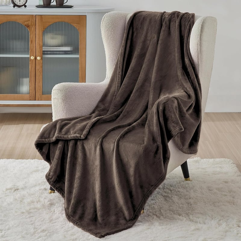 BEDSURE Puha Fleece Takaró 150x200 cm, Meleg Téli Pléd Kanapéra, Barna