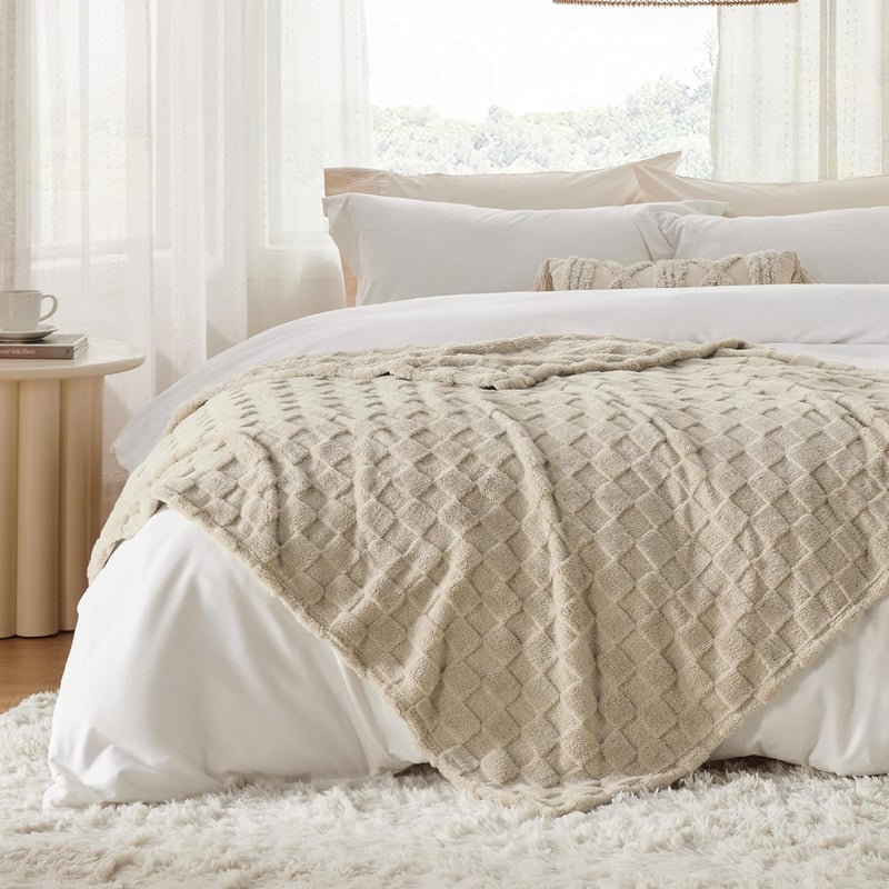 BEDSURE Puha Polár Takaró Kockás Mintával, Meleg Bézs Pléd Kanapéra és Ágyra, Kényelmes Mikroszálas Ágytakaró, 150x200 cm