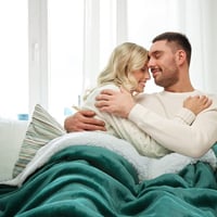 BEDSURE XXL Sherpa Takaró 220x240cm - Puha Flanel Kanapé Takaró Sötétzöld 5
