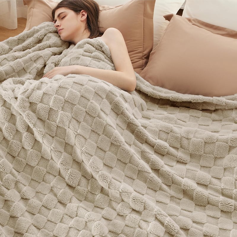 BEDSURE XXL Kockás Fleece Takaró 240x220 cm, Puha Meleg Plaid Pléd Bézs