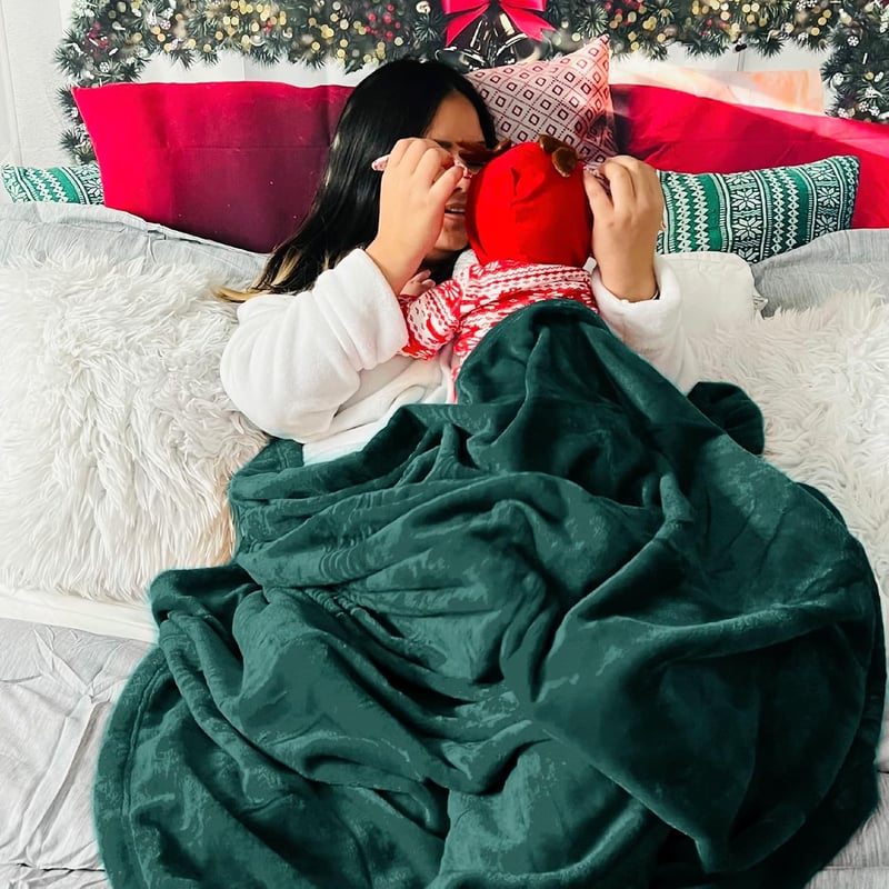 BEDSURE XXL Puha Fleece Takaró 230x270 cm, Meleg Téli Pléd Kanapéra, Sötétzöld