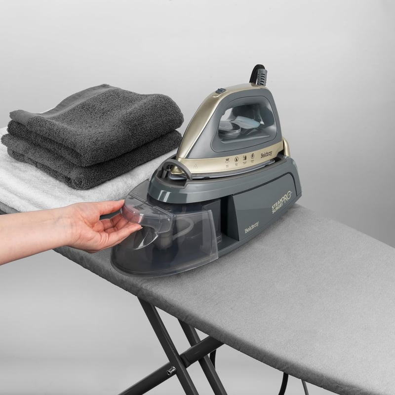Beldray Titanium Steam Surge Pro gőzvasaló állomás 1.2L tartállyal, kerámia talppal