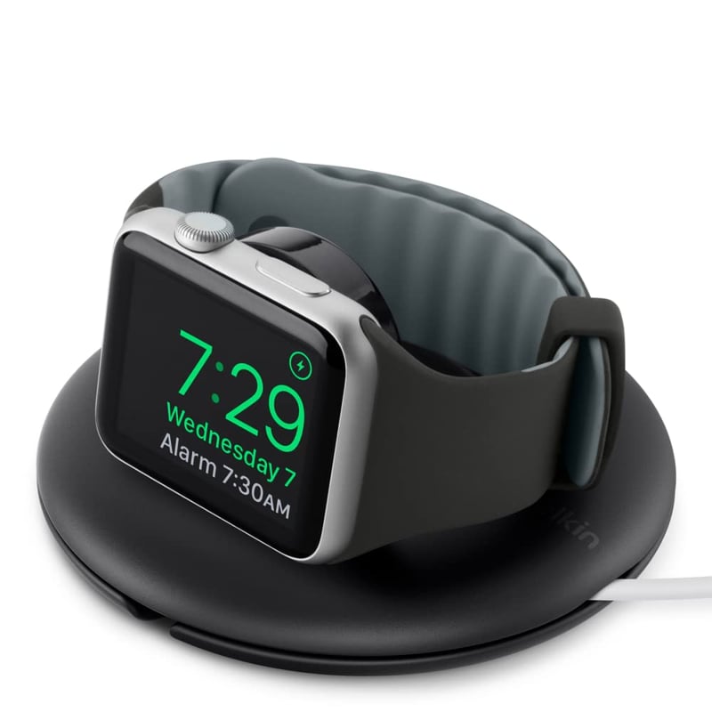 Cestovný držiak na Apple Watch Belkin pre sériu SE, 7, 6, 5, 4, 3, 2, 1 – Prenosný nabíjací stojan (nabíjací kábel sa predáva samostatne)