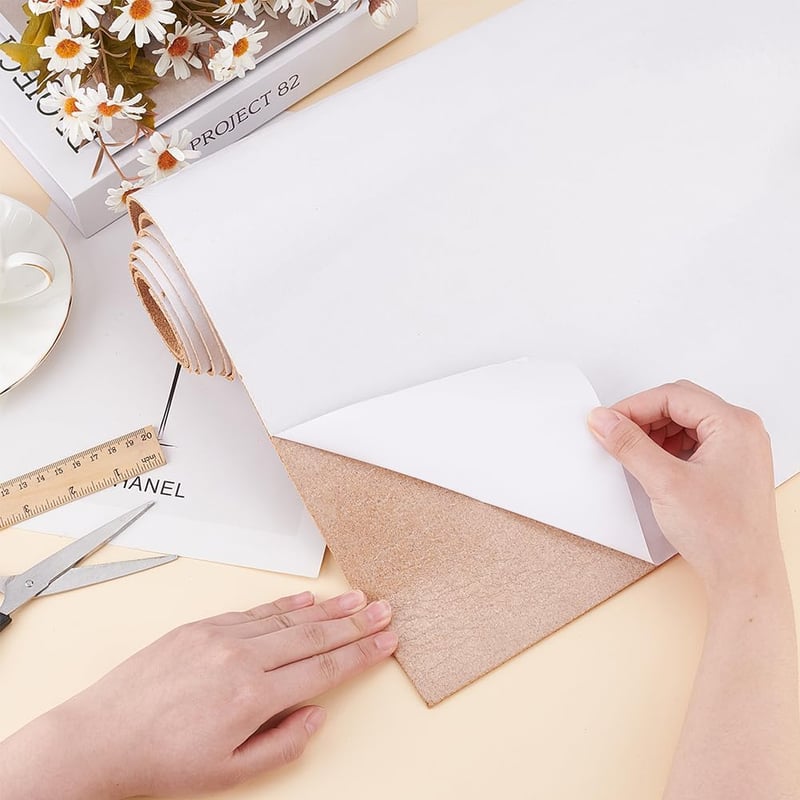 BENECREAT Öntapadós Parafa Tekercs 40x200cm - 3mm Vastag Természetes Parafatábla Irodába, Konyhába, Iskolába, Kreatív DIY Projektekhez