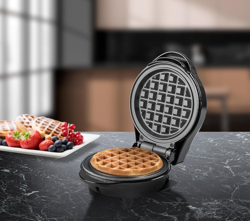 Bestron Mini Gofrisütő Antilengő Bevonattal, 550W, Fekete