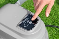 Digitálny ohrievač bazéna Bestway 2800 W pre bazény s objemom 1520 – 17035 l do 40 °C, vrátane hadice, snímača prietoku a bezpečnostného spínača GS 5