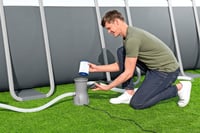 Digitálny ohrievač bazéna Bestway 2800 W pre bazény s objemom 1520 – 17035 l do 40 °C, vrátane hadice, snímača prietoku a bezpečnostného spínača GS 3