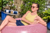 Nafukovacie kreslo Bestway Inflate-A-Chair 112x112x66 cm, ružové, zamatové vinylové ležadlo do interiéru aj exteriéru, pre 1 osobu 3
