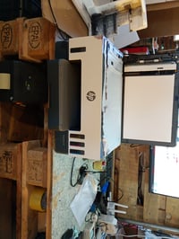 HP Smart Tank 7305 višenamjenski tintni pisač — neispravan, djelomično radi: curenje tinte unutar uređaja (stanje: vidi 2. sliku) 5