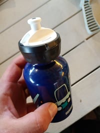 Hliníková detská fľaša na vodu SIGG KBT Build It 300 ml, s uzáverom svietiacim v tme, nepriepustná — Zlomený uzáver (stav: pozri 2. obrázok) 2