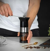 Bialetti ručni mlin za kavu od nehrđajućeg čelika, mat crni 5