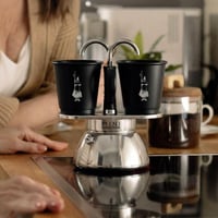 Bialetti Mini Express Induction aparat za kavu (kafetijera) za 2 osobe (100 ml), za sve vrste štednjaka, crni 6