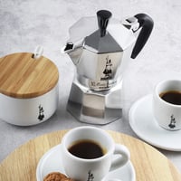 Hliníkový kávovar Bialetti Moka Express na 2 šálky, 90 ml, strieborno-čierny, na sporák 2