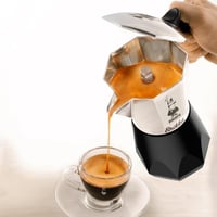 Bialetti New Brikka 4 csészés moka kávéfőző alumínium piros krémös espresso 2