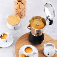 Bialetti New Brikka 4 csészés moka kávéfőző alumínium piros krémös espresso 3