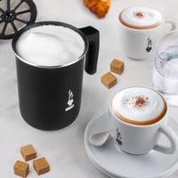 Manuálny napeňovač mlieka Bialetti Tutto Crema 160 ml, nepriľnavý hliník s dvojitým sitkom pre krémovú mliečnu penu, čierny 9